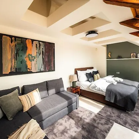 Ac Luxury Loft Friends & Family Edition *